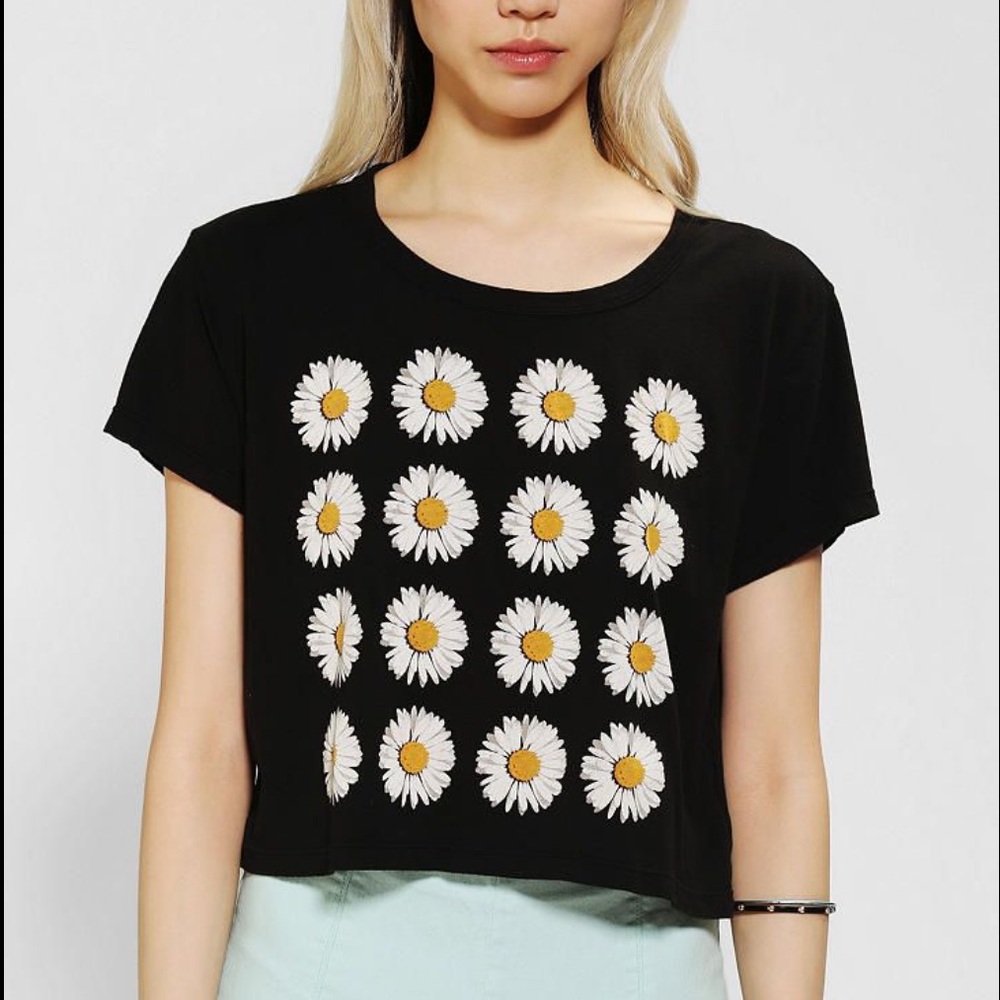 Truly Madly Deeply Daisies Crop Tee 🔥 - Size Medium - Picture 2 of 10